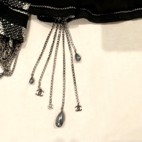 CHANEL Karl Lagerfeld Tweed Jacket with CC Logo Gunmetal & Pearl Chains. EU 40 - Picture 6 of 13